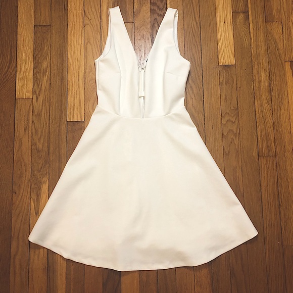 Lulus Dresses & Skirts - Lulu’s White V-neck Skater Dress
